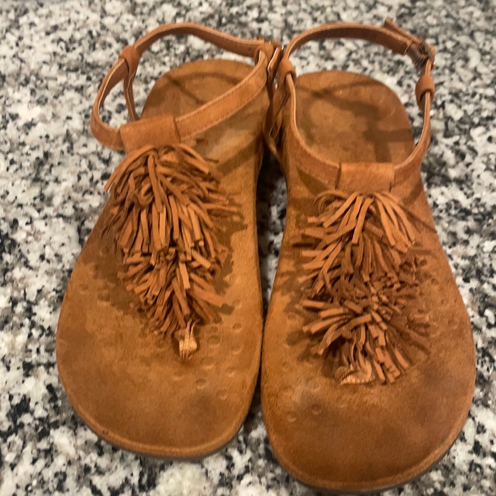 Vionic sandals with fringe